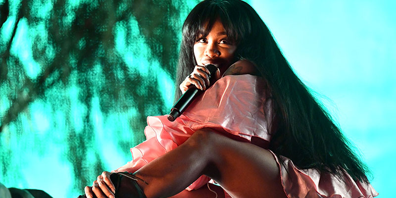 SZA's Motivational Speech At Her Old High School Is Making Us Wish She Could Teach Us