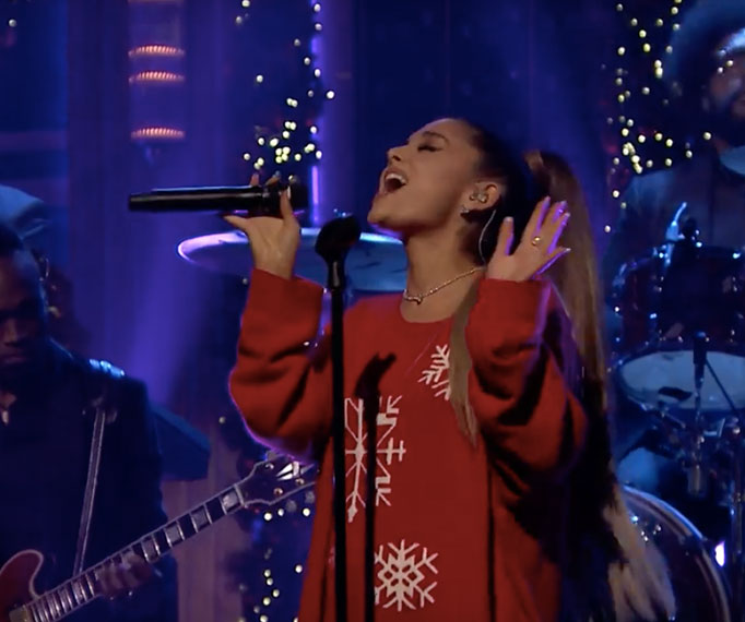 FYI Ariana Grande Hit That Insane Whistle Note Live & We Can't Believe She's Real