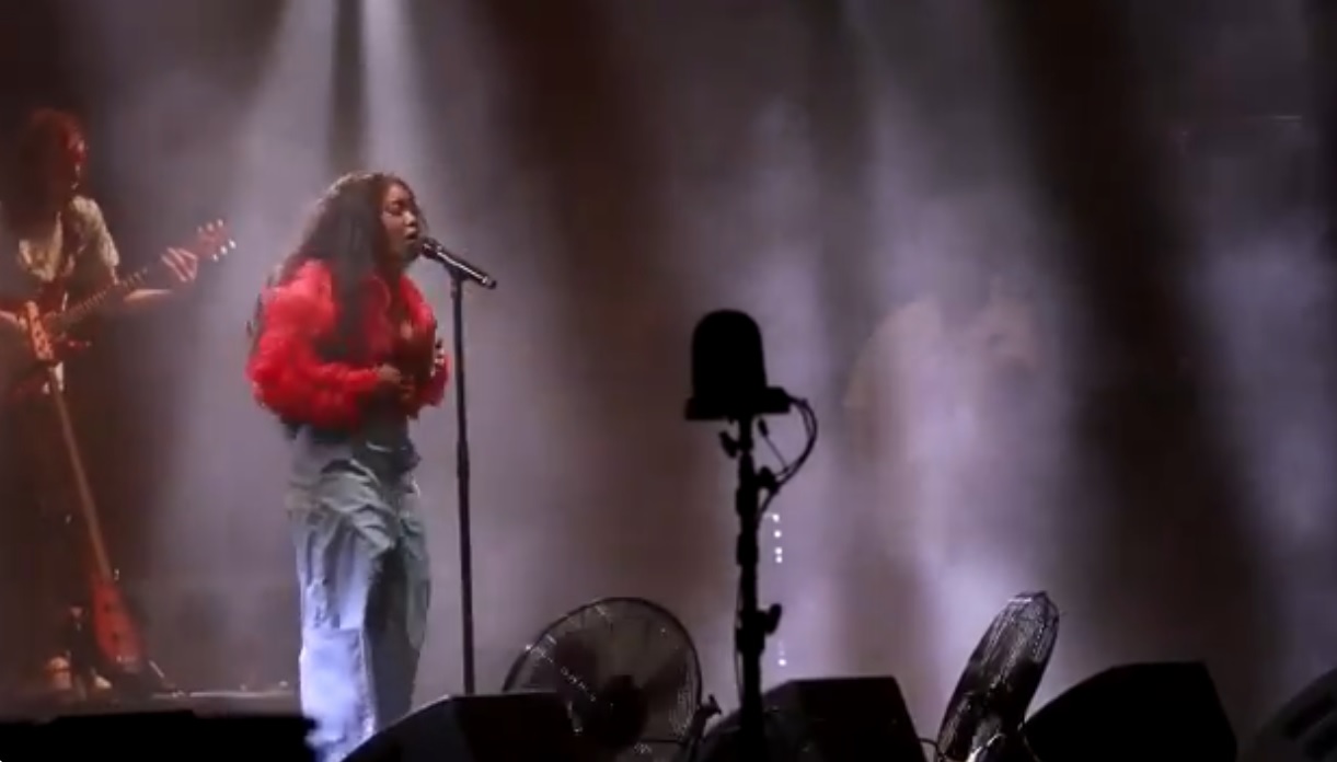 SZA Throws Back To 1998 And Covers Sixpence None The Richer's 'Kiss Me' 