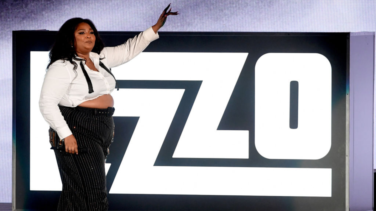 Lizzo Brought 'Home Alone' Actor Macaulay Culkin On Stage To Shake It 