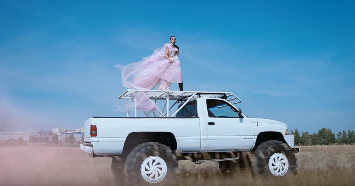 LOL, Charli XCX Didn't Use An Actual Mercedes In Her 'White Mercedes' Video