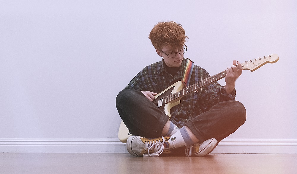 INTERVIEW: Cavetown On Being In Church Choir, His Pet Chameleon & Coming To Australia