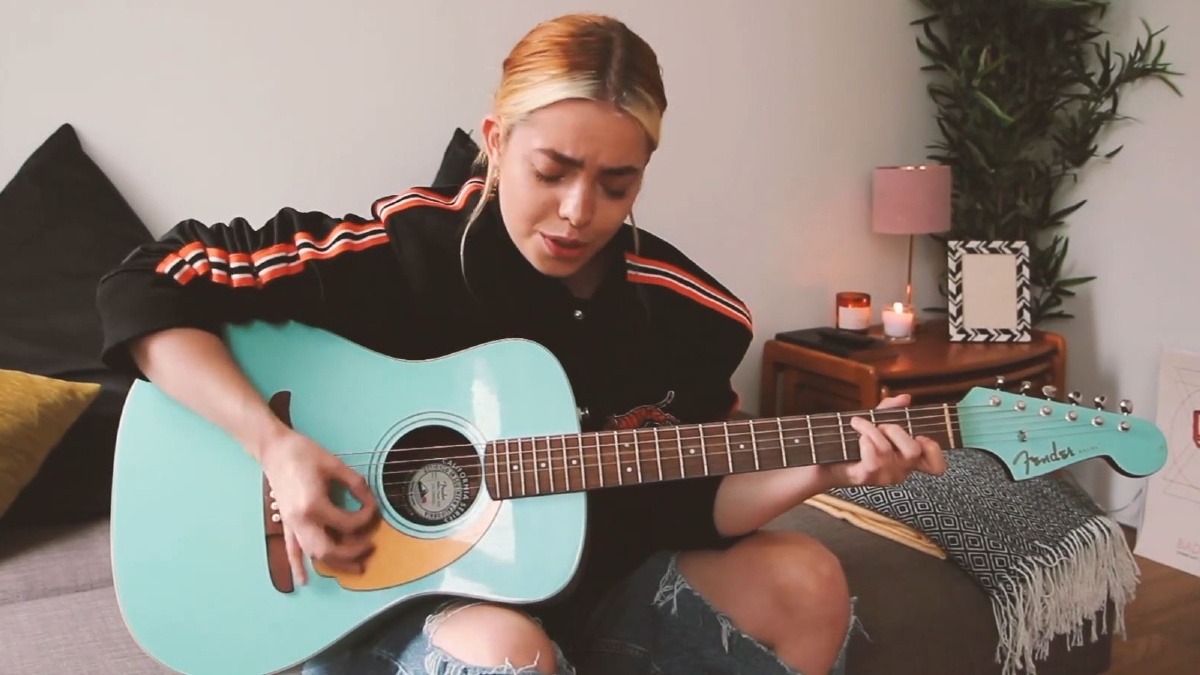L Devine's NME Home Session Sees Her Show Off Her Guitar Skills