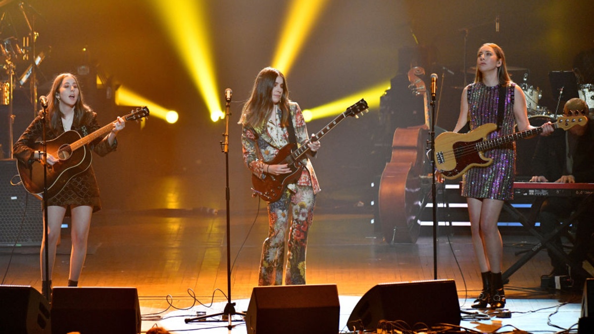 HAIM Have Just Released Their Heaviest Song Ever And They've Gone Full Metal