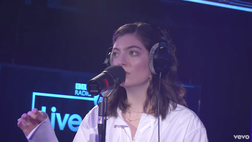 Lorde's Cover Of Phil Collins' 'In The Air' Will Give You All The Feels Tonight