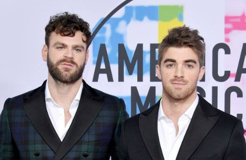 Someone Has Decided That The Chainsmokers Guys Are Wearing Each Other's Eyebrows
