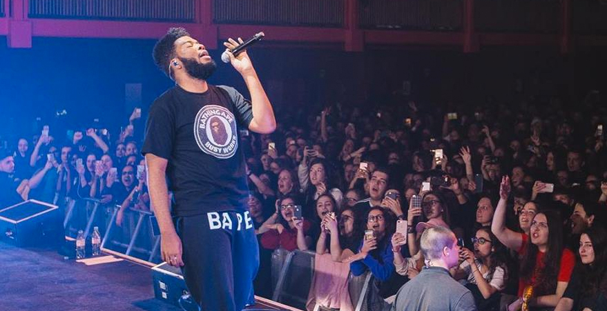 Everyone's Heart Is Melting Because Of This Vid Of Khalid Stopping A Show To Comfort A Fan