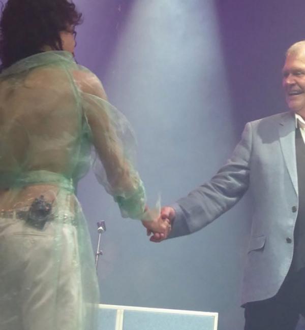 Client Liaison And John Farnham Performing Together Is A Moment For The History Books